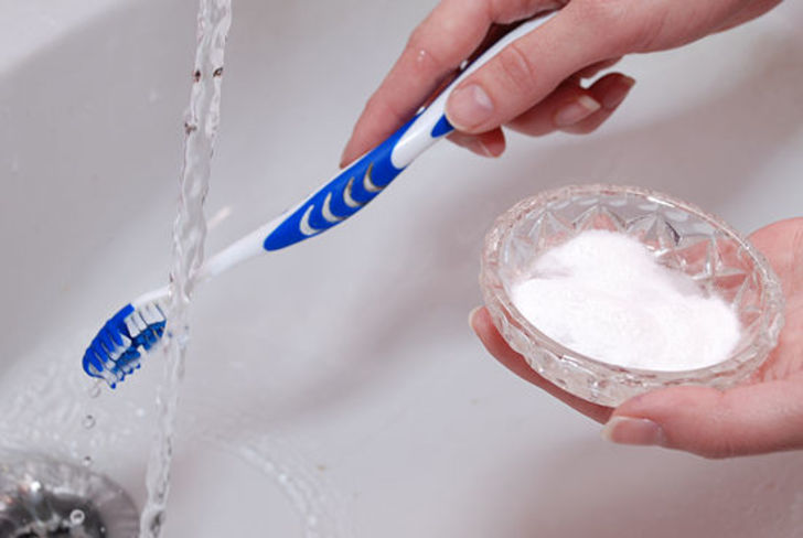 Baking Soda Brush